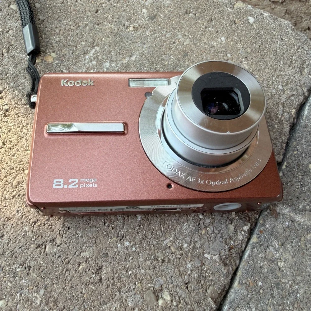 Kodak EasyShare M863 Digital Camera Copper Rose Gold 8.2MP Good 3x Zoom Bundle